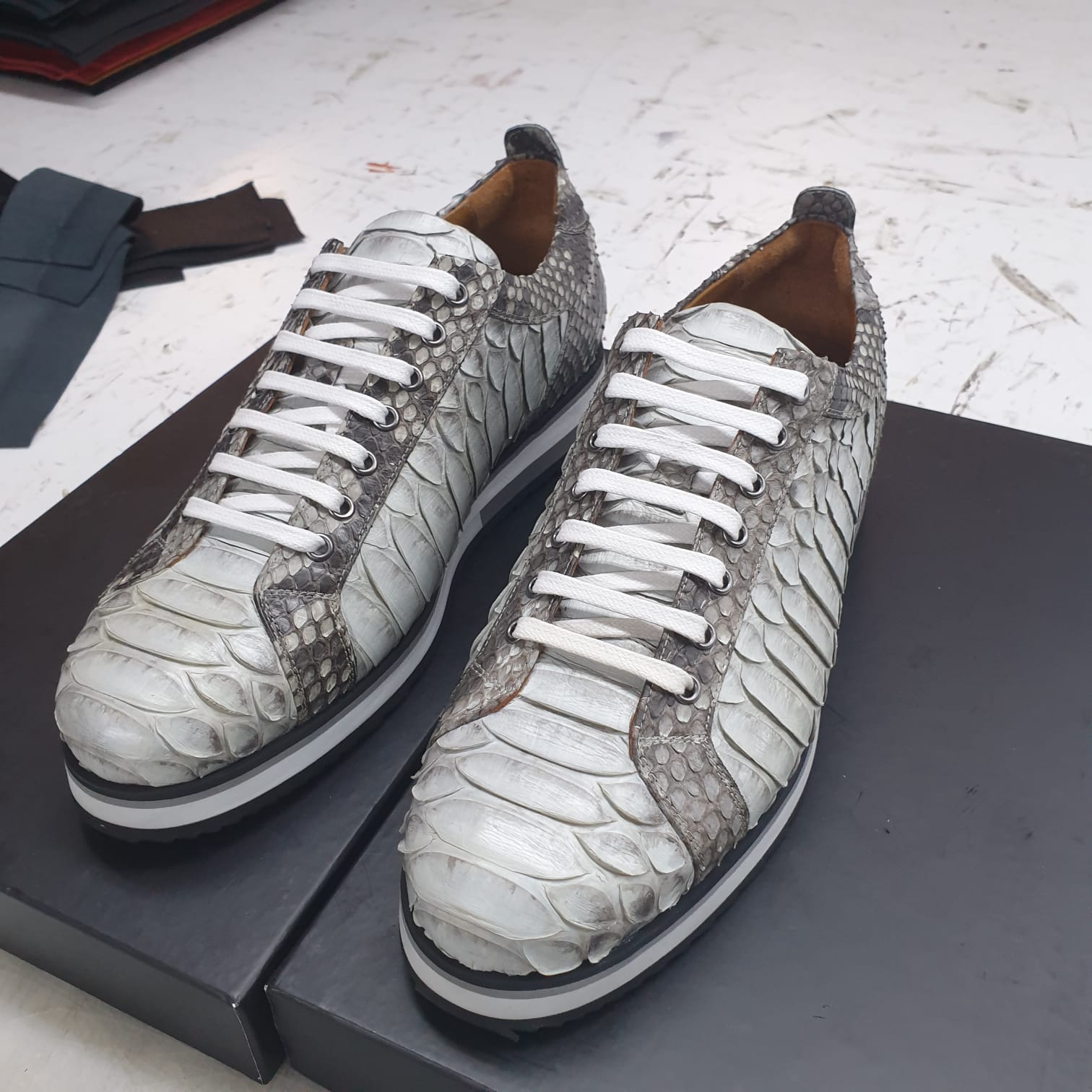 Grey Python Leather Shoes 01