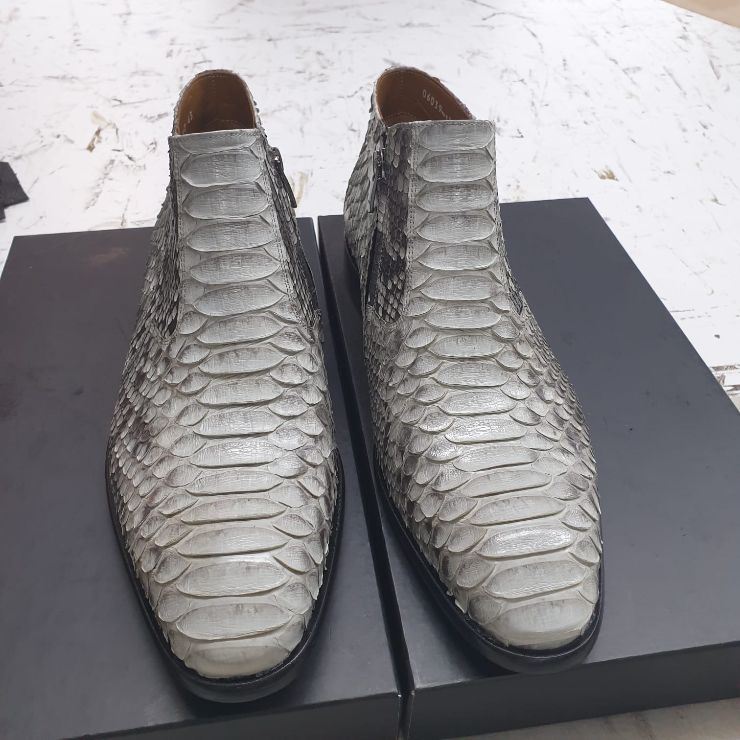Luxury Grey Python Leather Shoes 01