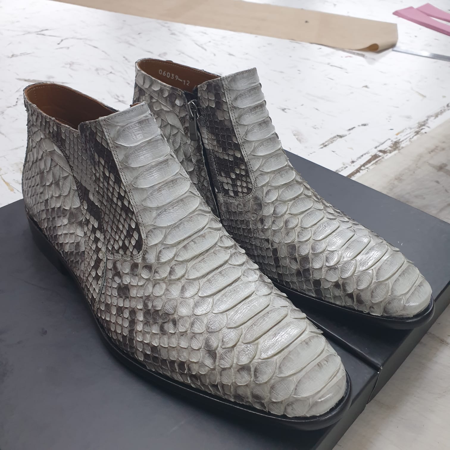 Luxury Grey Python Leather Shoes 02